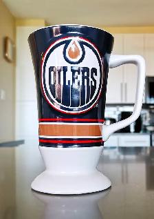 High Waist Thick Porcelain Pedestal Mug Cup