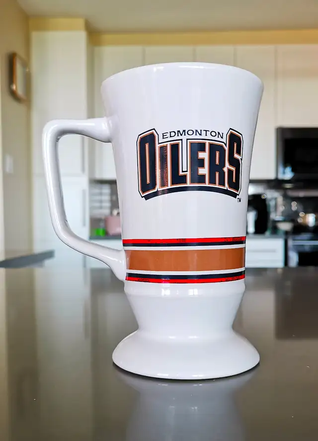 High Waist Thick Porcelain Pedestal Mug Cup - Photo 2