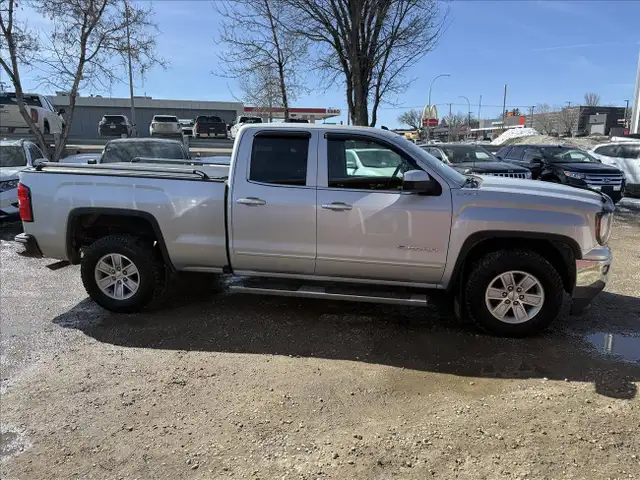 2018 GMC Sierra 1500 SLE DOUBLE CAB 4WD - Photo 3