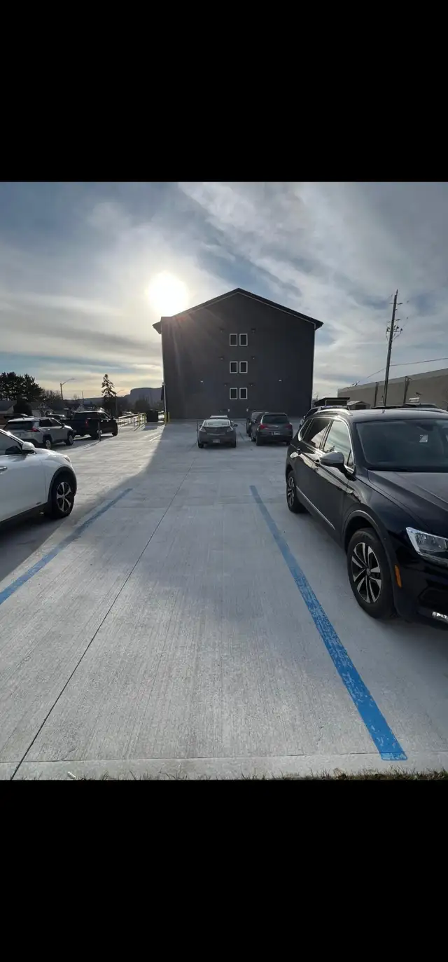 Kingsway Suites - Photo 5