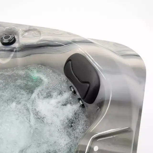 3 PUMP BENCH HOT TUB - Photo 6