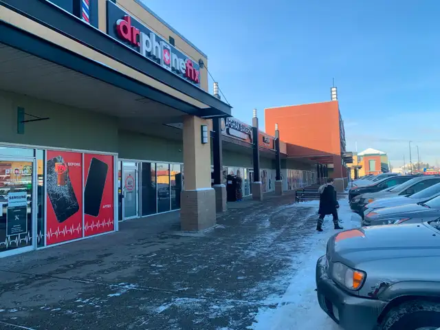 Unlocked iPhone 11 Red for only $310 with 1 Year warranty - Photo 10