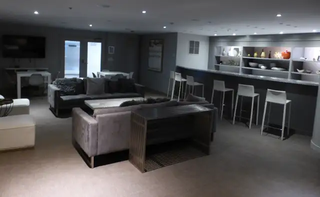 FURNISHED ROOM PVT BATHROOM IN DNTN CONDO W/ GREAT VIEW APR 10 - Photo 4