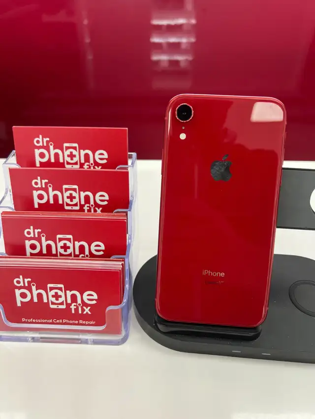 Unlocked Apple iPhone XR with 1 year warranty !