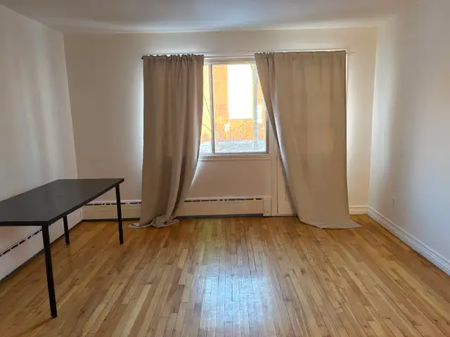 4 1/2 Apartment near Metro Station - Photo 3