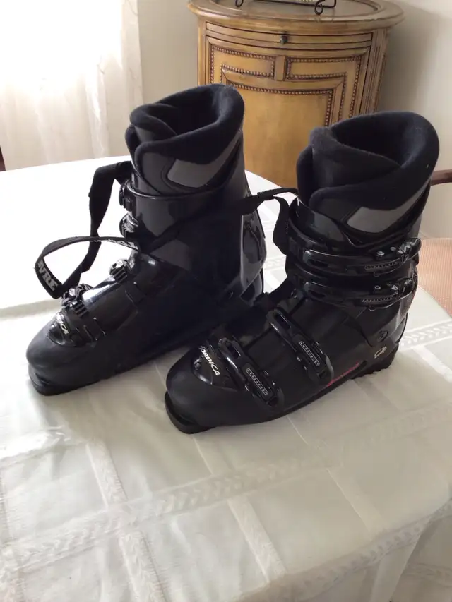 NORDICA DOWN HILL SKI BOOTS SIZE 30-30.5 LIKE NEW $100 - Photo 2