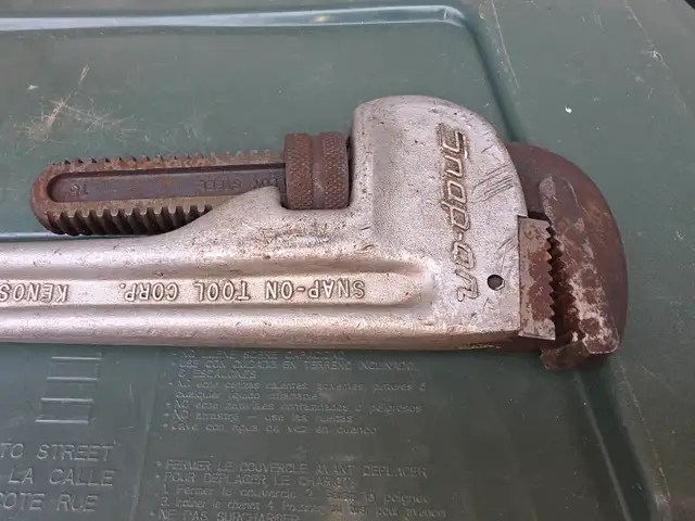 18' Aluminum External Pipe Wrench Monkey WrenchItem no :PWA18A