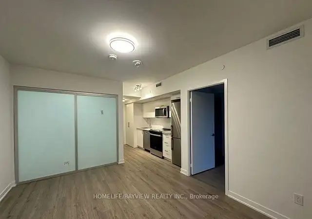 $810 1 bedroom available in a 2bed2bath (7-walk from Wilson stn) - Photo 11