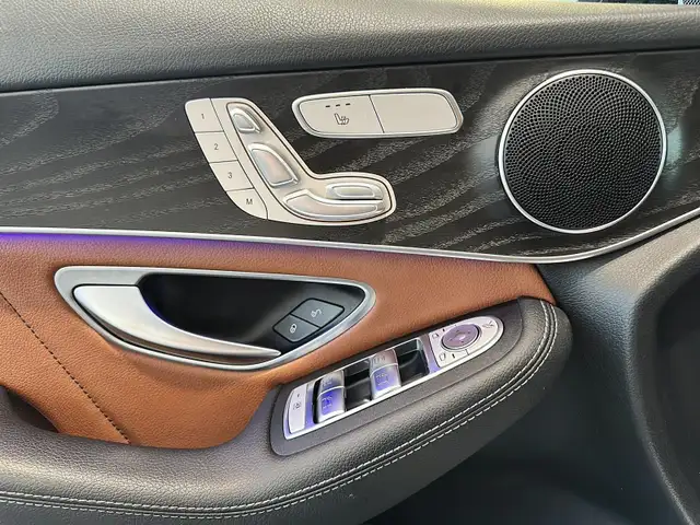 2022 Mercedes-Benz GLC300 4MATIC SUV Warranty until 2028! Highly - Photo 11