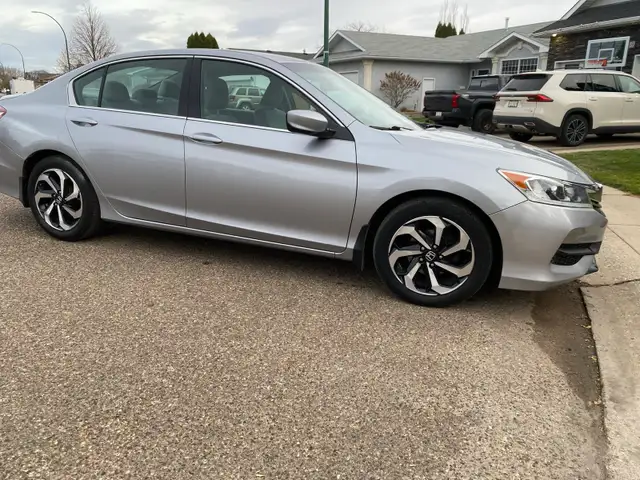 2016 Honda Accord LX - Photo 6