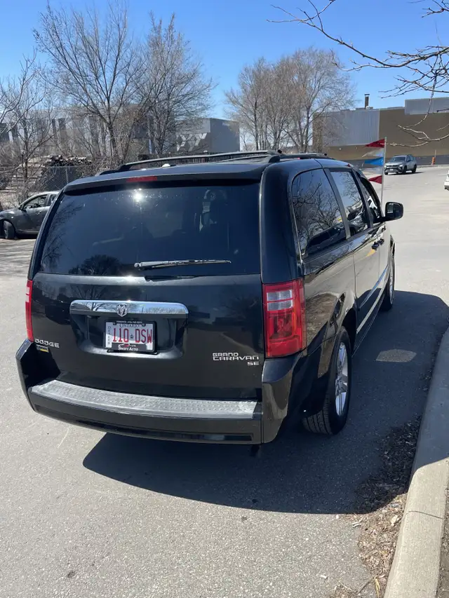 2010 Dodge Grand Caravan STOW N GO  /  ONLY 132,000 KMS - Photo 4