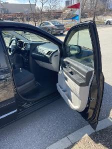 2010 Dodge Grand Caravan STOW N GO  /  ONLY 132,000 KMS - Photo 7