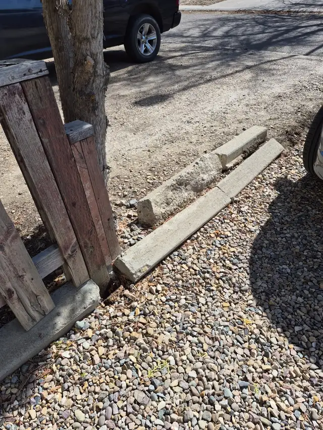 Free concrete & 90 inches of fence to give away - Photo 2