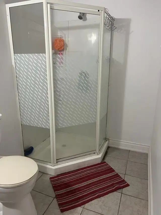 3 bedroom basement apartment available 1st May - Photo 6