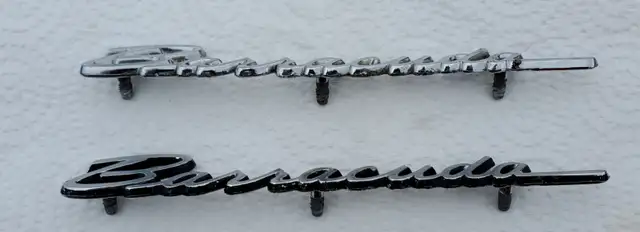 1968 Barracuda Orginal Set Front Fender Emblems Sell for $100 - Photo 7