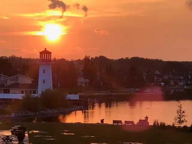 Bright, newly renovated, 2 BRD end unit for rent, immediately.