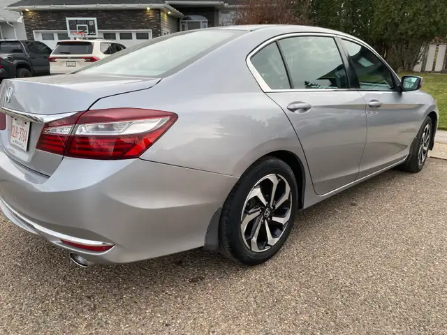 2016 Honda Accord LX - Photo 5