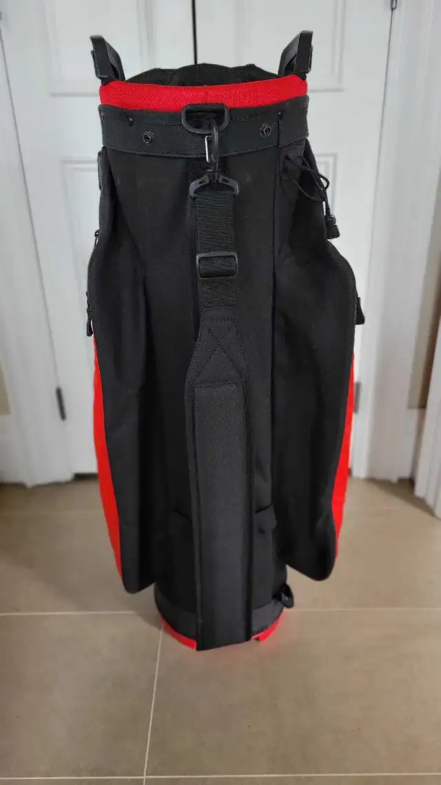 Taylor Made Golf Bag - Photo 3