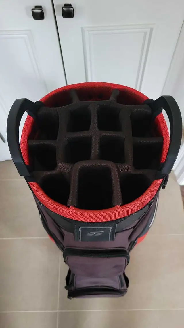 Taylor Made Golf Bag - Photo 4