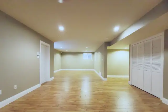 Long-term rental of a house in the heart of South Surrey - Photo 9