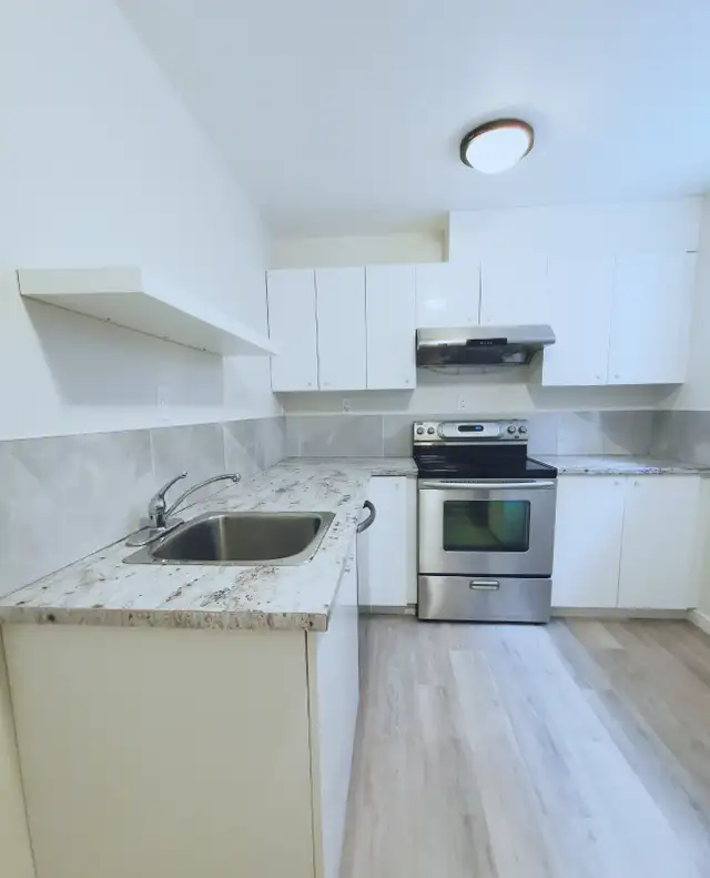 Long-term rental of a house in the heart of South Surrey - Photo 10