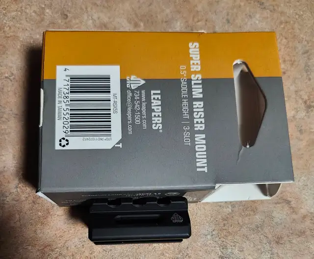 UTG Super Slim 3 Slots Picatinny Riser Mount - 0.5' Height - Photo 3