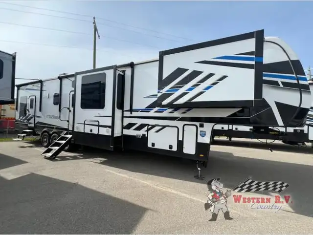 2022 Fuzion 429 - Photo 3