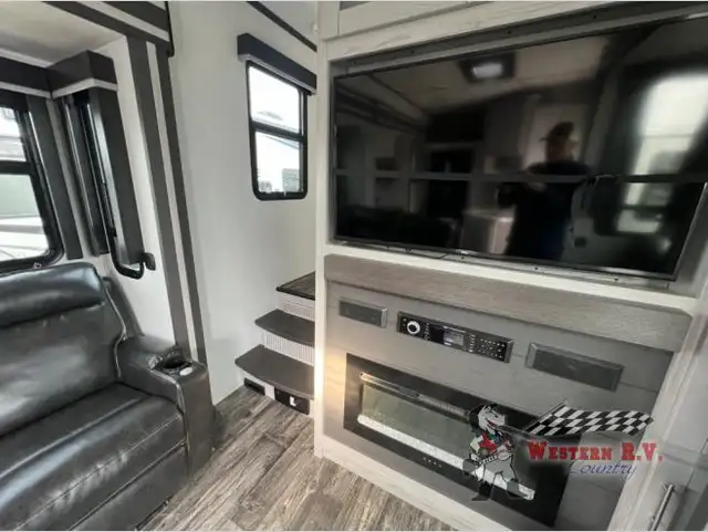 2022 Fuzion 429 - Photo 13