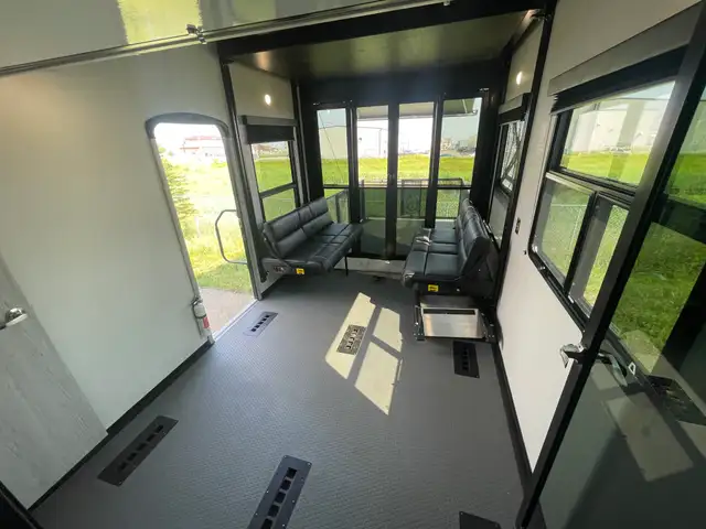 2022 Fuzion 429 - Photo 18