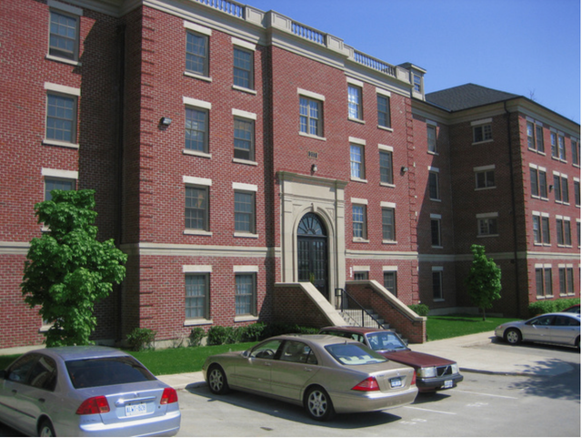 550$ FEMALE ONLY ON CAMPUS  SUBLET - Photo 5