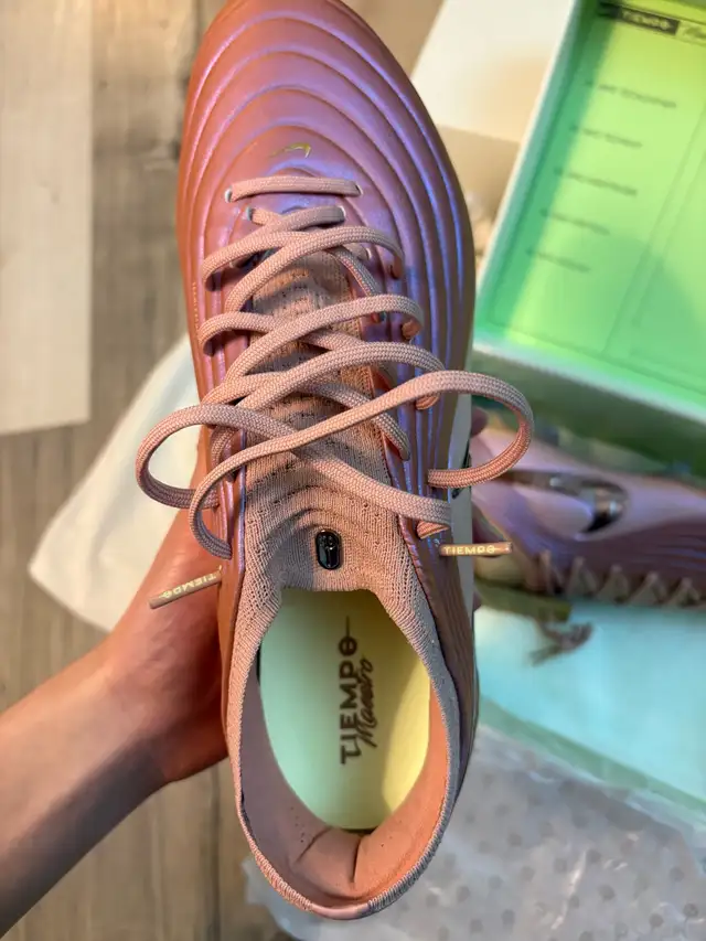 BRAND NEW! Pink Nike Maestro Elite LE Size 9.5 - Photo 5