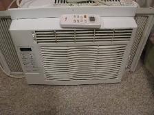 Window Air Conditioner with remote