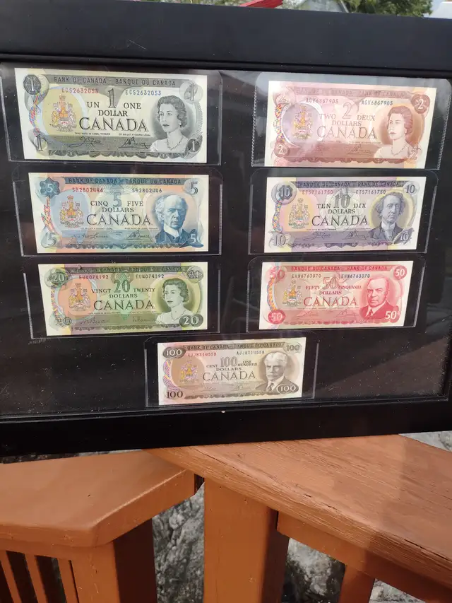 Framed 1969-1975 Canadian multi coloured banknote set $1 - $100