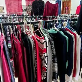 Vente en lots seulement vetements adulte (plus de 200 sacs) - Photo 2