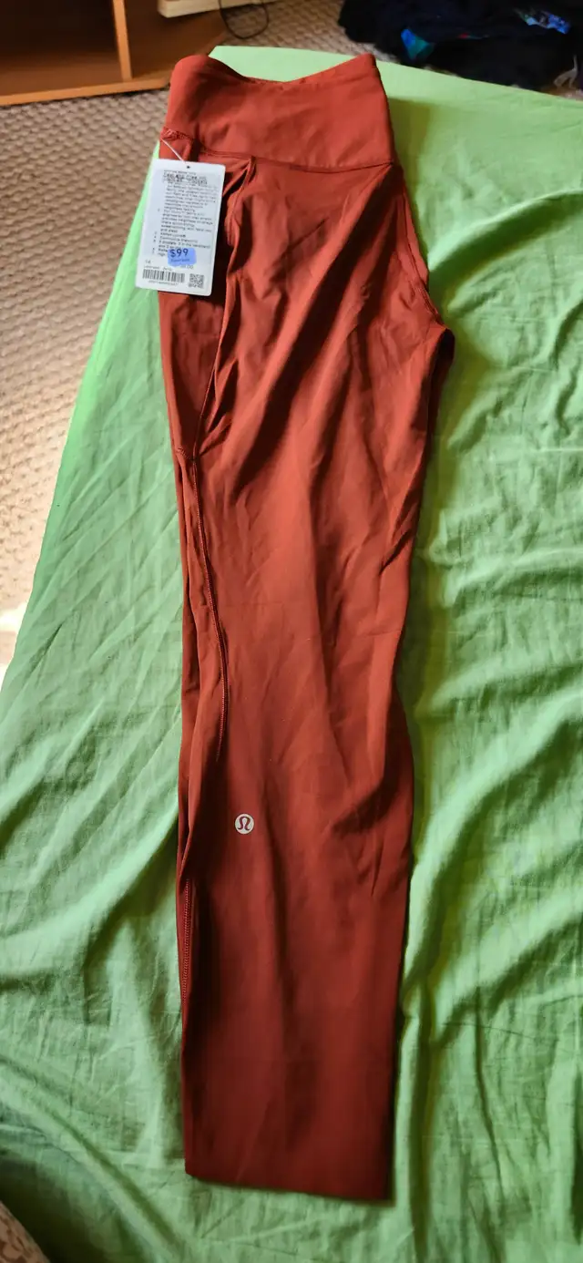 Brand NEW Lululemon leggings Size 14