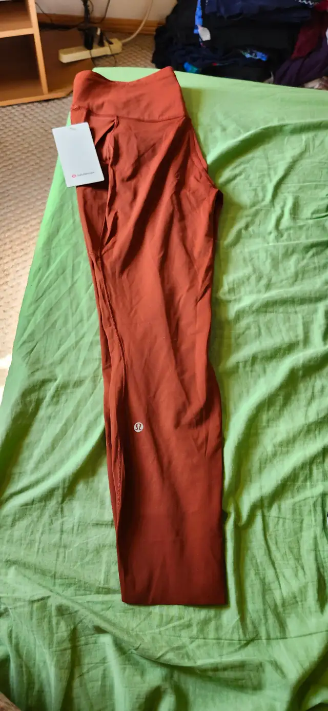 Brand NEW Lululemon leggings Size 14 - Photo 2