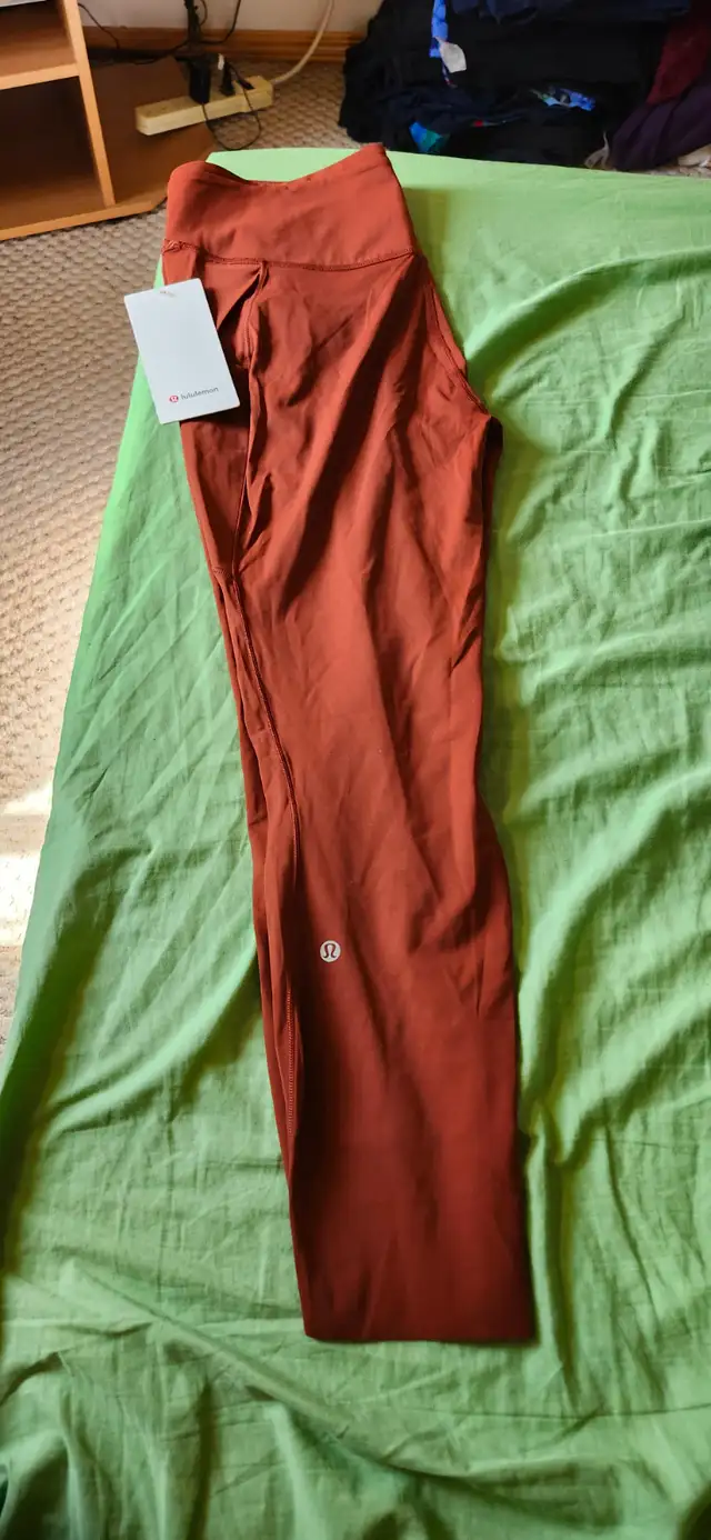 Brand NEW Lululemon leggings Size 14 - Photo 3