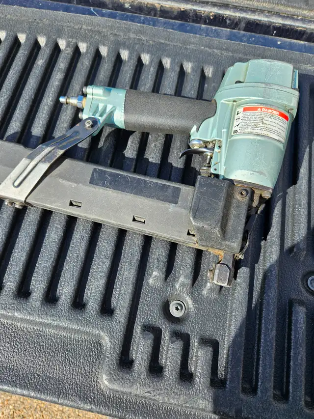 Hitachi half inch crown stapler, $ 80 - Photo 3