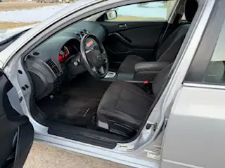 Nissan Altima - Photo 4