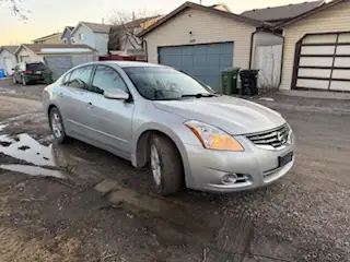 Nissan Altima - Photo 9