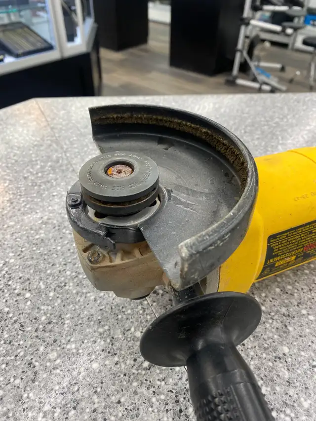 DeWalt DW831  Angle Grinder