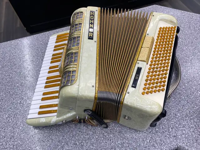 Hohner 22G 120 Bass Accordion - Photo 7