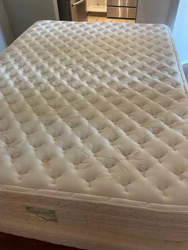 Queen size bed for $60 - Photo 2