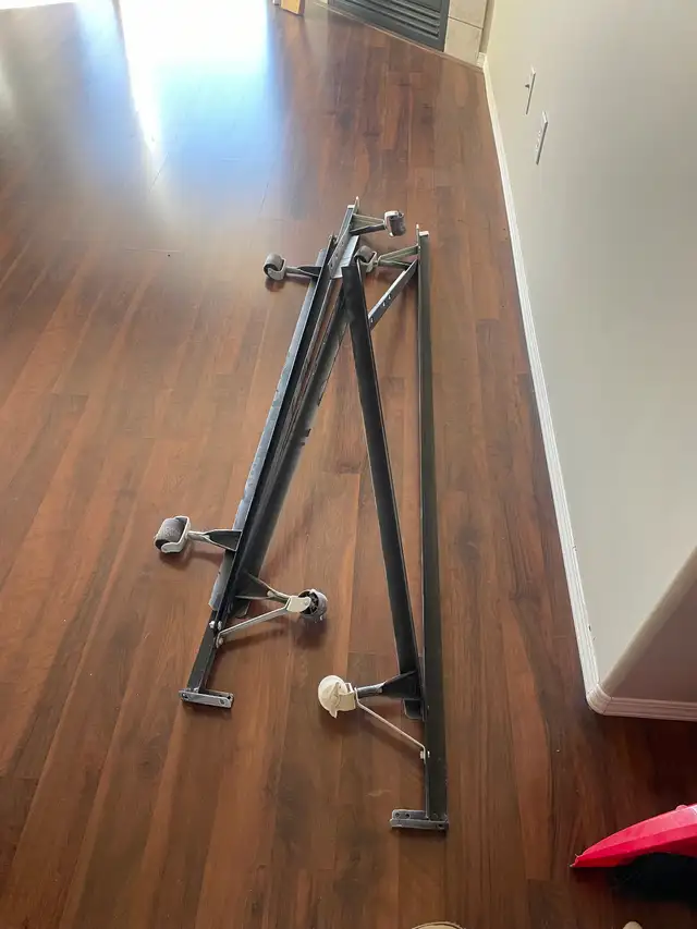 Queen size bed for $60 - Photo 4