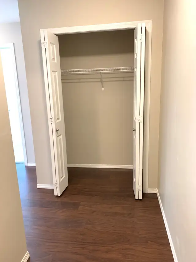 Amazing Condo in Sylvan lake! 2 bed, 2 bath w/ UG Parking - Photo 9