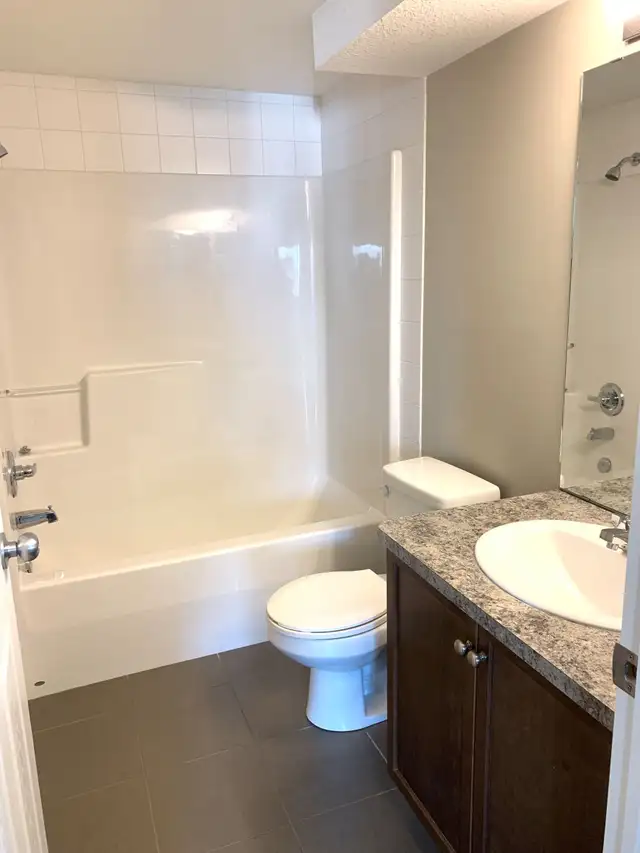 Amazing Condo in Sylvan lake! 2 bed, 2 bath w/ UG Parking - Photo 12