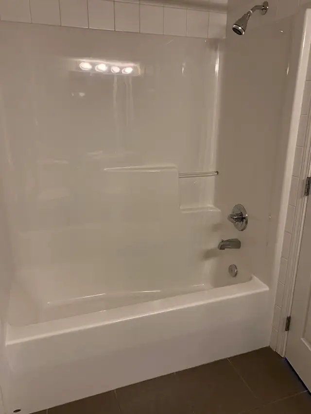 Amazing Condo in Sylvan lake! 2 bed, 2 bath w/ UG Parking - Photo 14