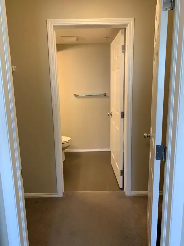 Amazing Condo in Sylvan lake! 2 bed, 2 bath w/ UG Parking - Photo 15