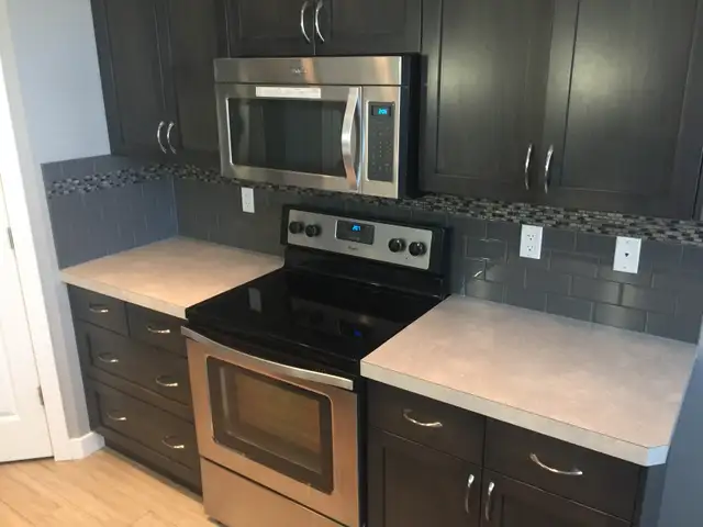 3 Bedroom Townhouse for Rent in Sylvan Lake w/ Garage! - Photo 3