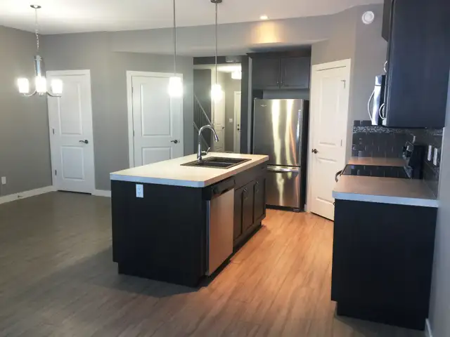 3 Bedroom Townhouse for Rent in Sylvan Lake w/ Garage! - Photo 7